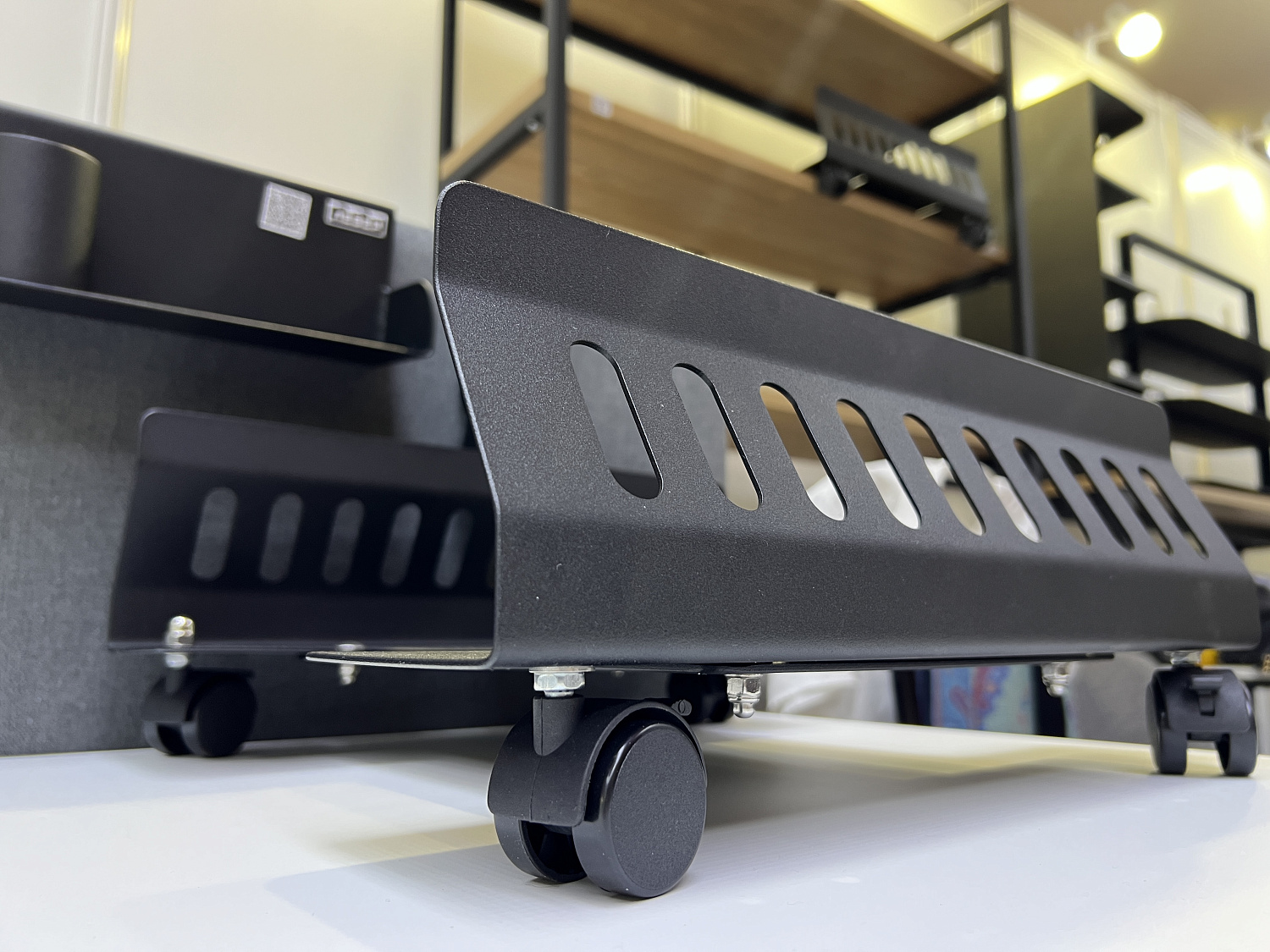 Тележка для системного блока на колесиках